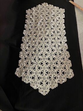 Vintage Crocheted Table Runner bureau scarf 34.5” x 14.  Heavy cotton off white